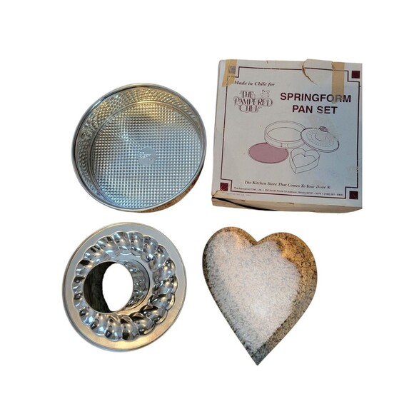 1994 Pampered Chef Springform Pan Box Heart and  Bundt Cake - Picture 1 of 6